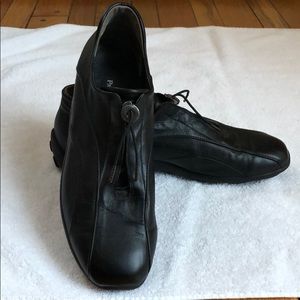 paul green walking shoes